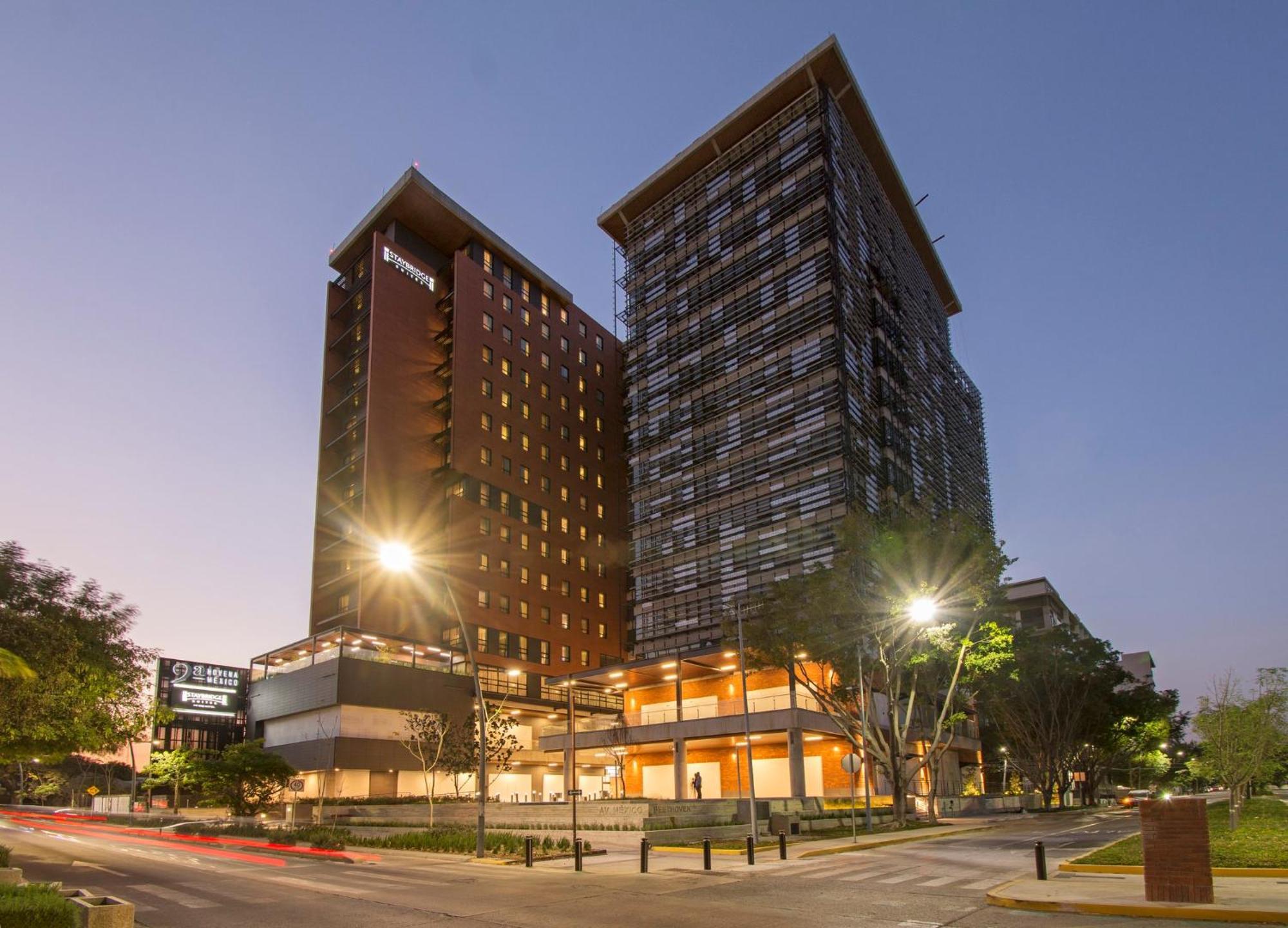 Staybridge Suites - Guadalajara Novena By Ihg Buitenkant foto