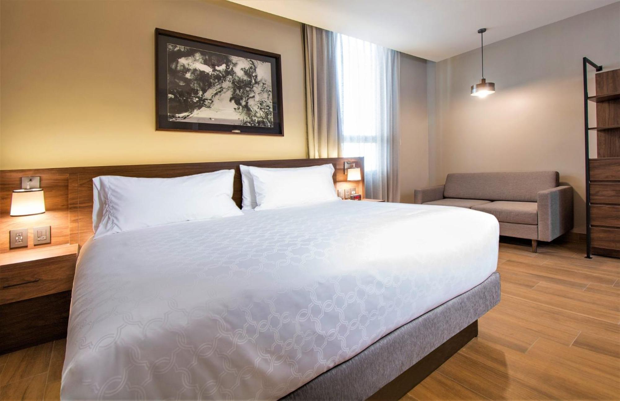 Staybridge Suites - Guadalajara Novena By Ihg Buitenkant foto