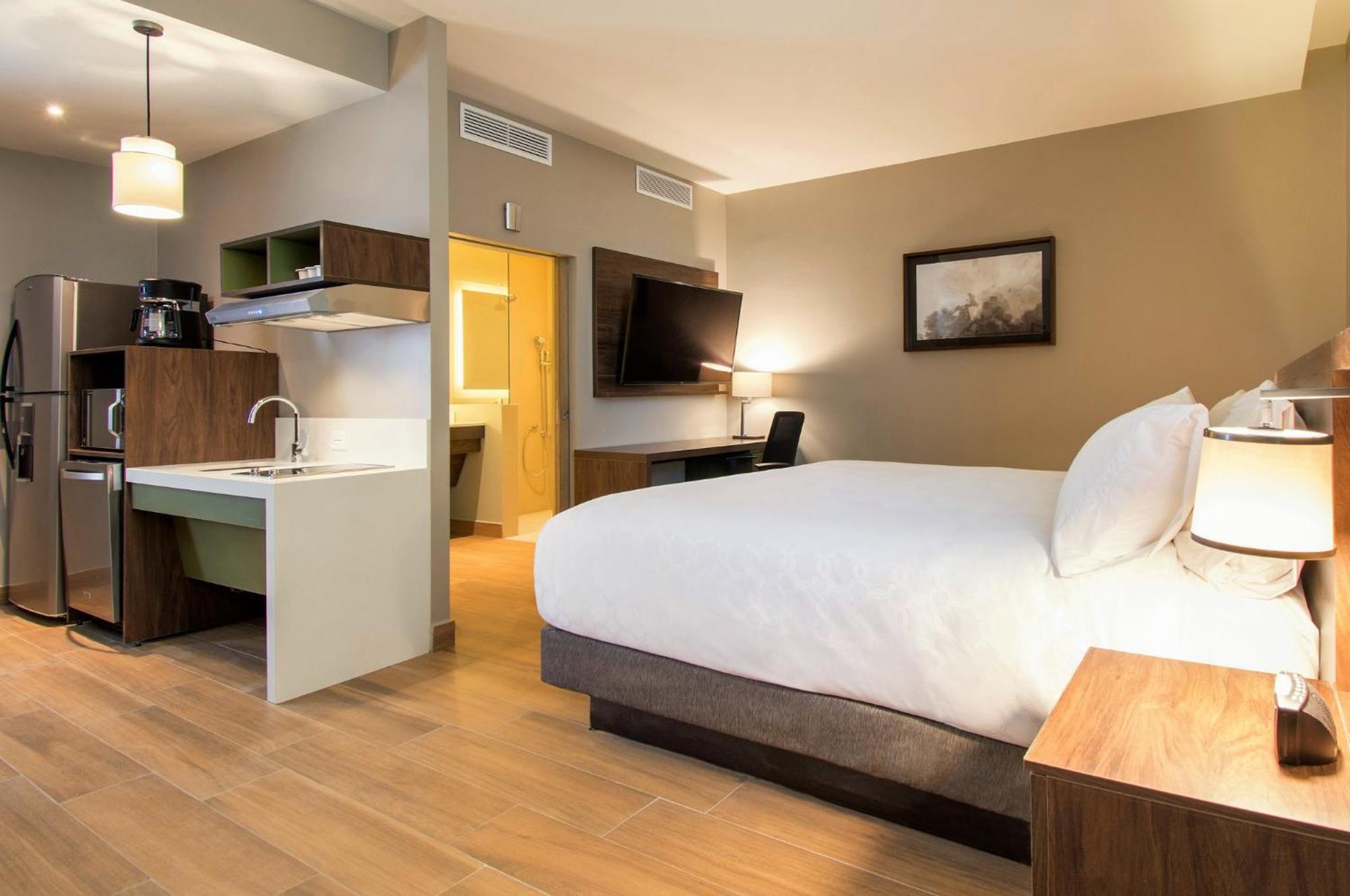 Staybridge Suites - Guadalajara Novena By Ihg Buitenkant foto