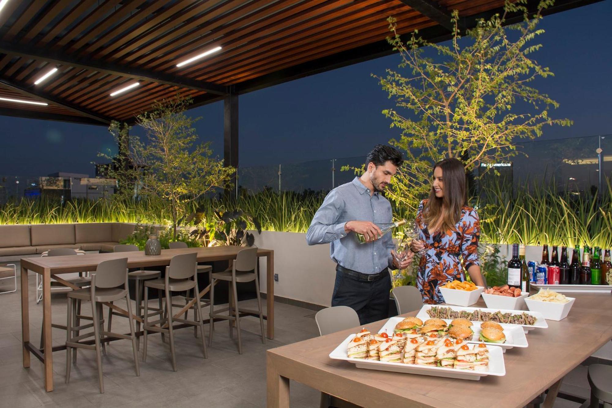 Staybridge Suites - Guadalajara Novena By Ihg Buitenkant foto